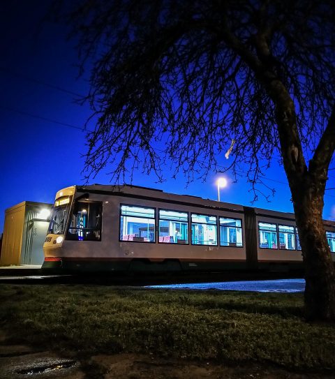 NGT unter Abendhimmel